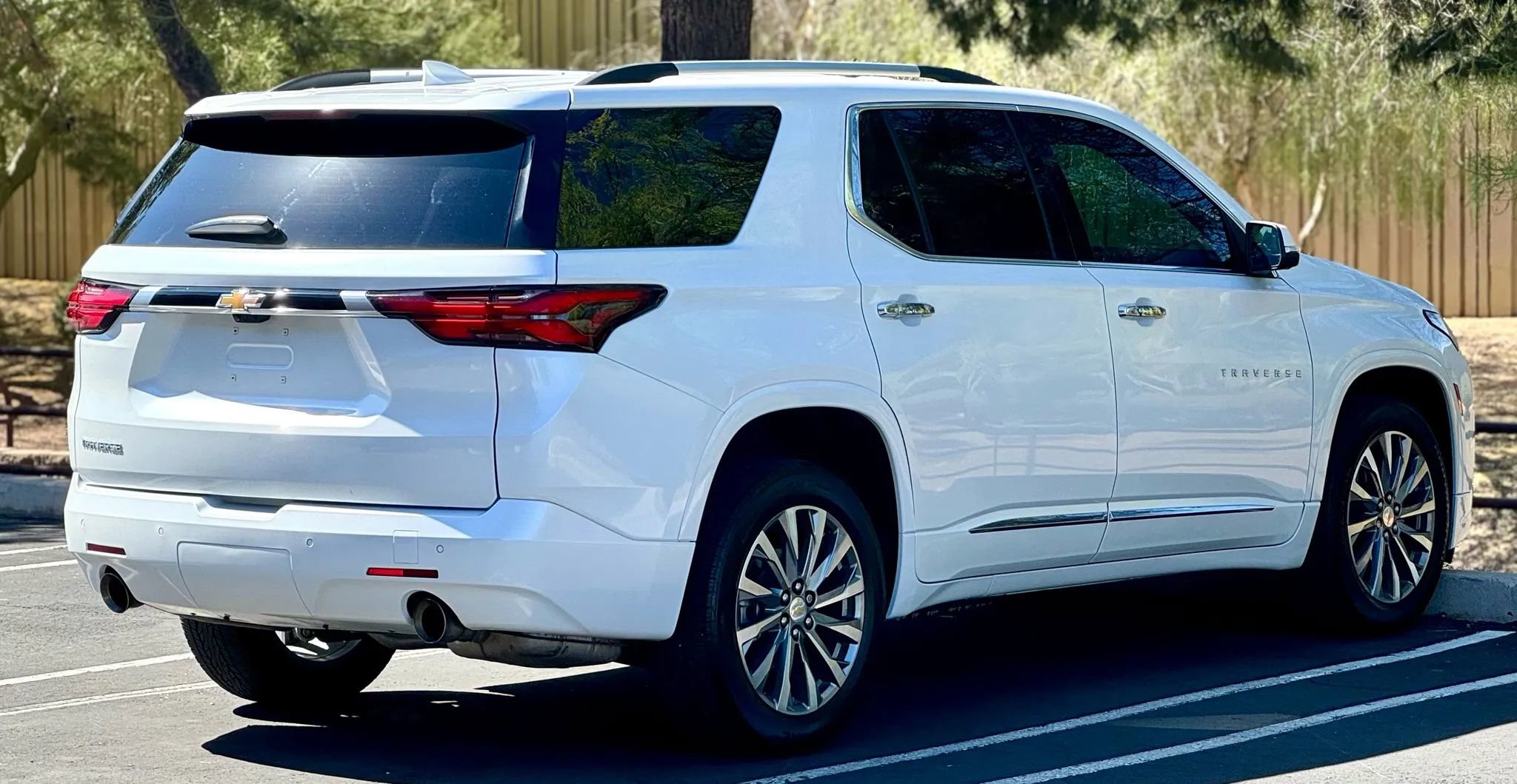 Used 2023 Chevrolet Traverse Premier image 8