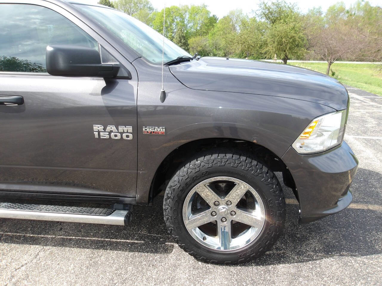 Used 2017 RAM 1500 Express w/ Express Value Package AWD/4WD image 32