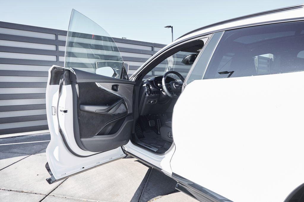 Used 2025 Aston Martin DBX 707 image 32
