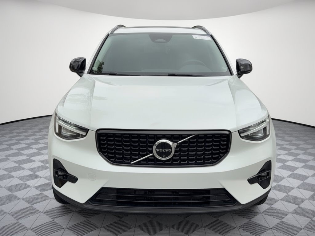 Used 2024 Volvo XC40 B5 Plus w/ Protection Package Premier AWD/4WD image 6