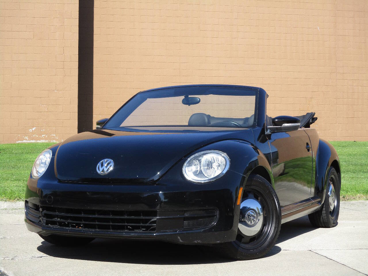 Used 2013 Volkswagen Beetle 2.5 FWD image 26