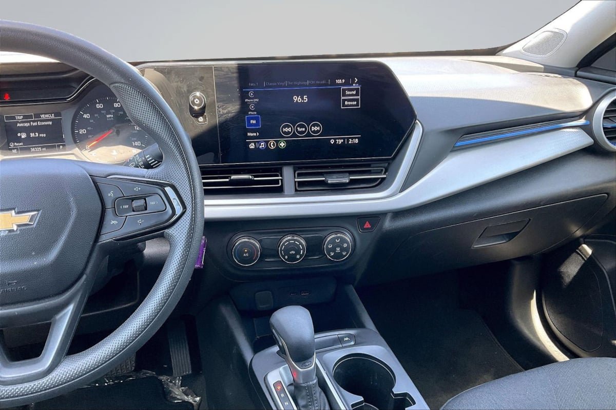 Used 2025 Chevrolet Trax LS FWD image 6