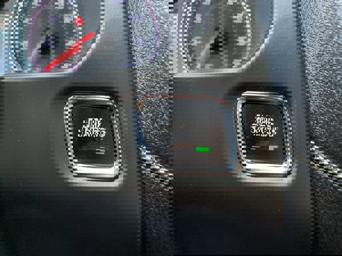 Used 2018 GMC Acadia SLT image 19