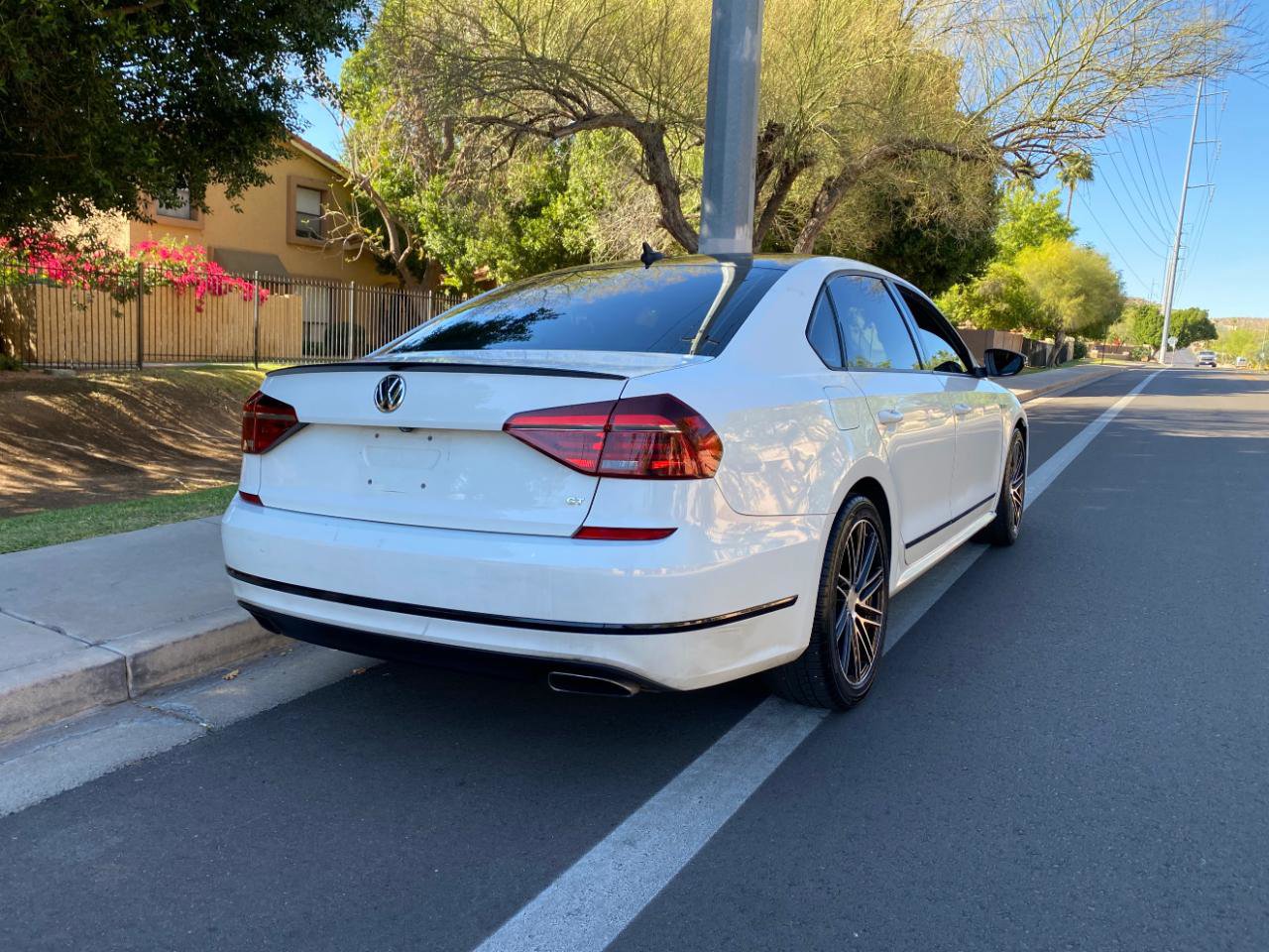 Used 2018 Volkswagen Passat GT FWD image 4