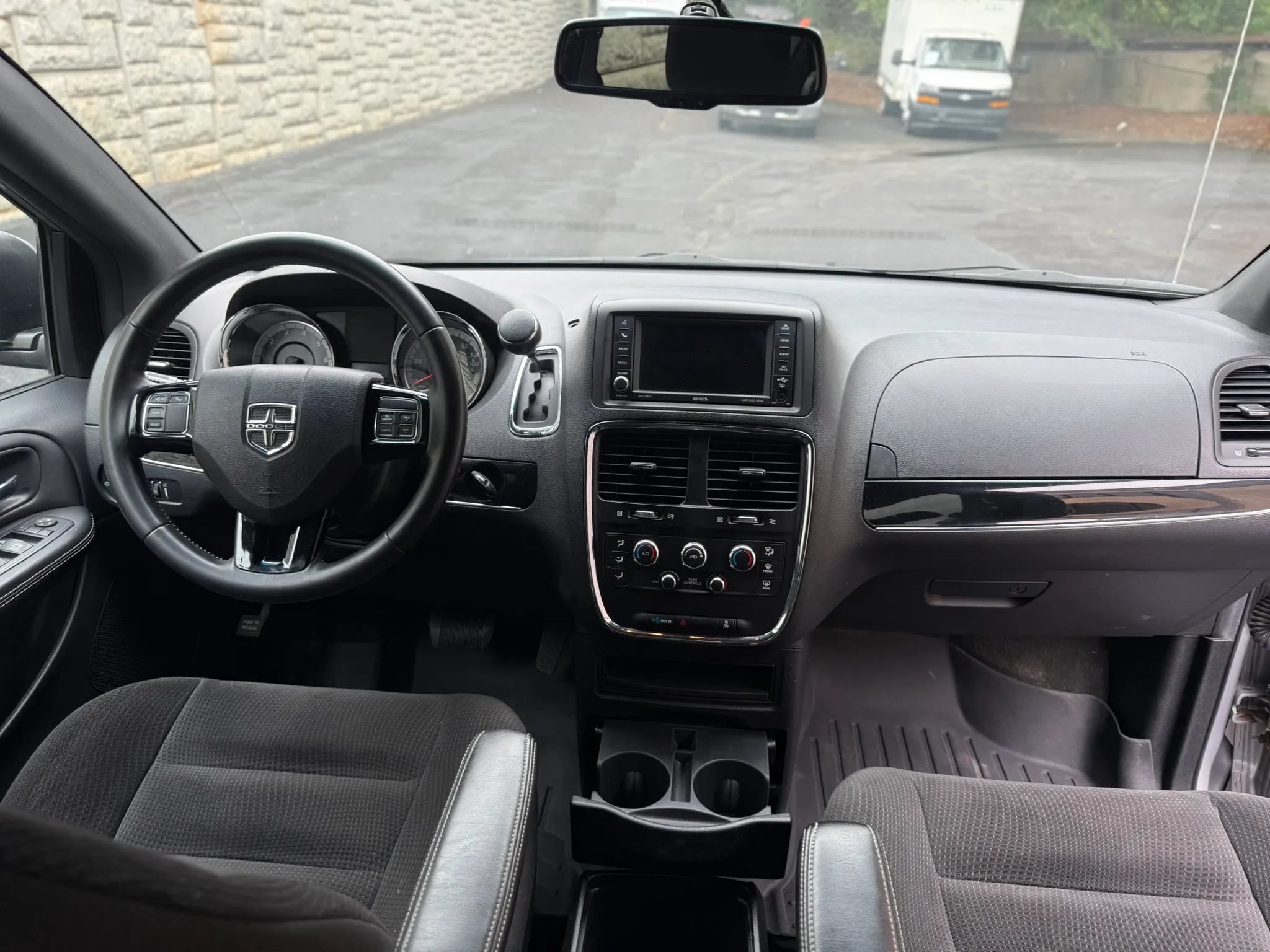 Used 2017 Dodge Grand Caravan SE FWD image 25