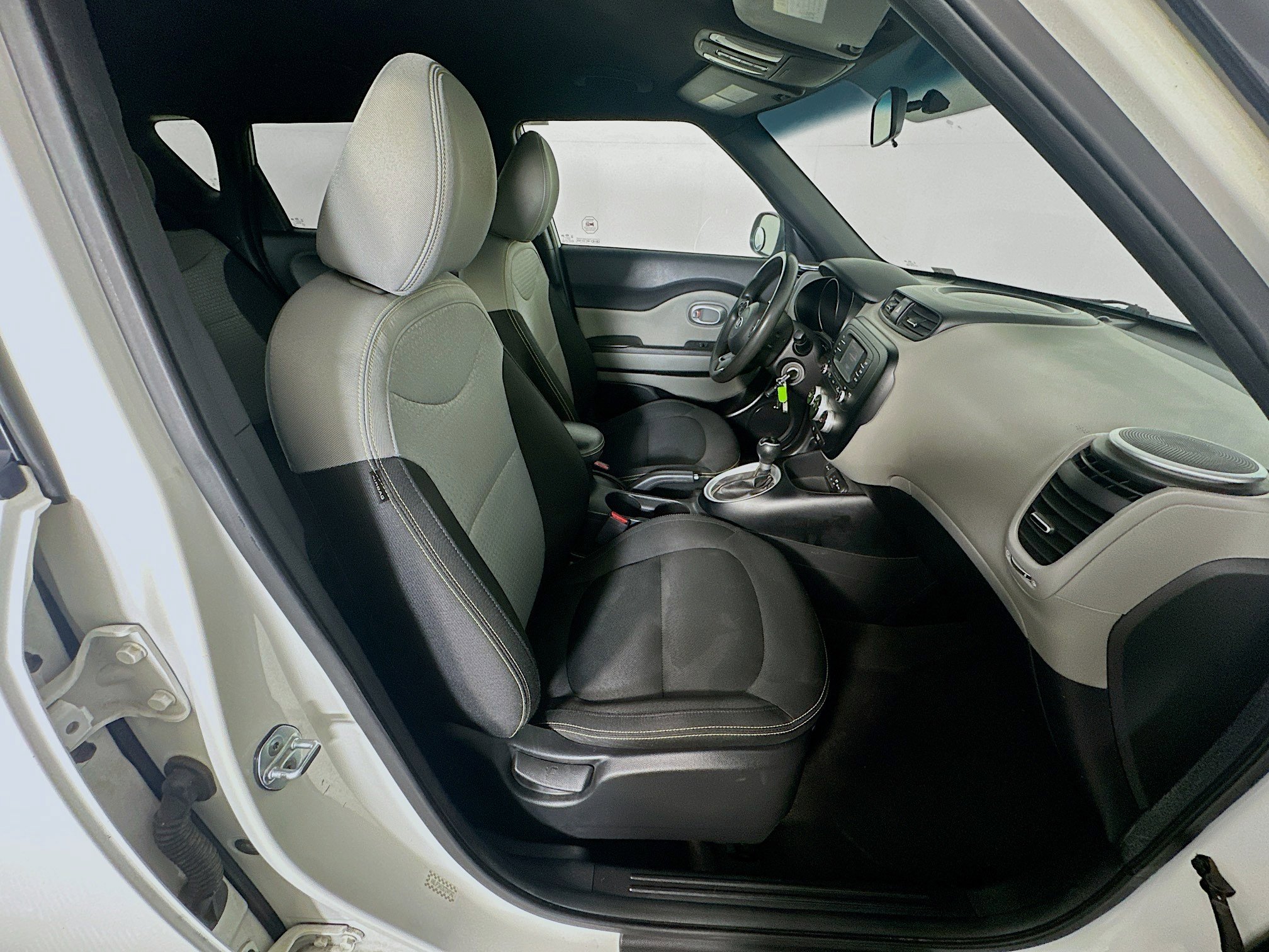 Used 2016 Kia Soul + image 30