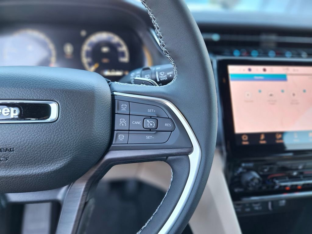 New 2025 Jeep Grand Cherokee Limited image 28