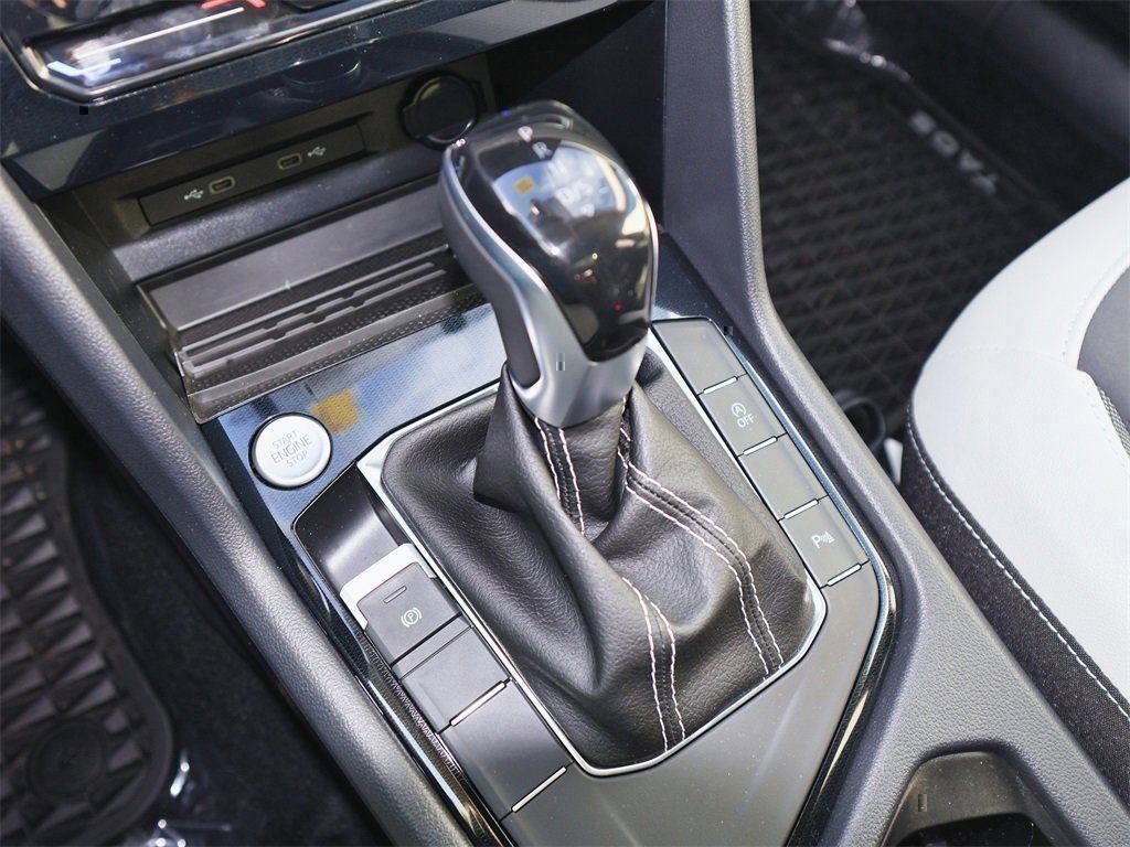 New 2026 Volkswagen Taos SE image 25