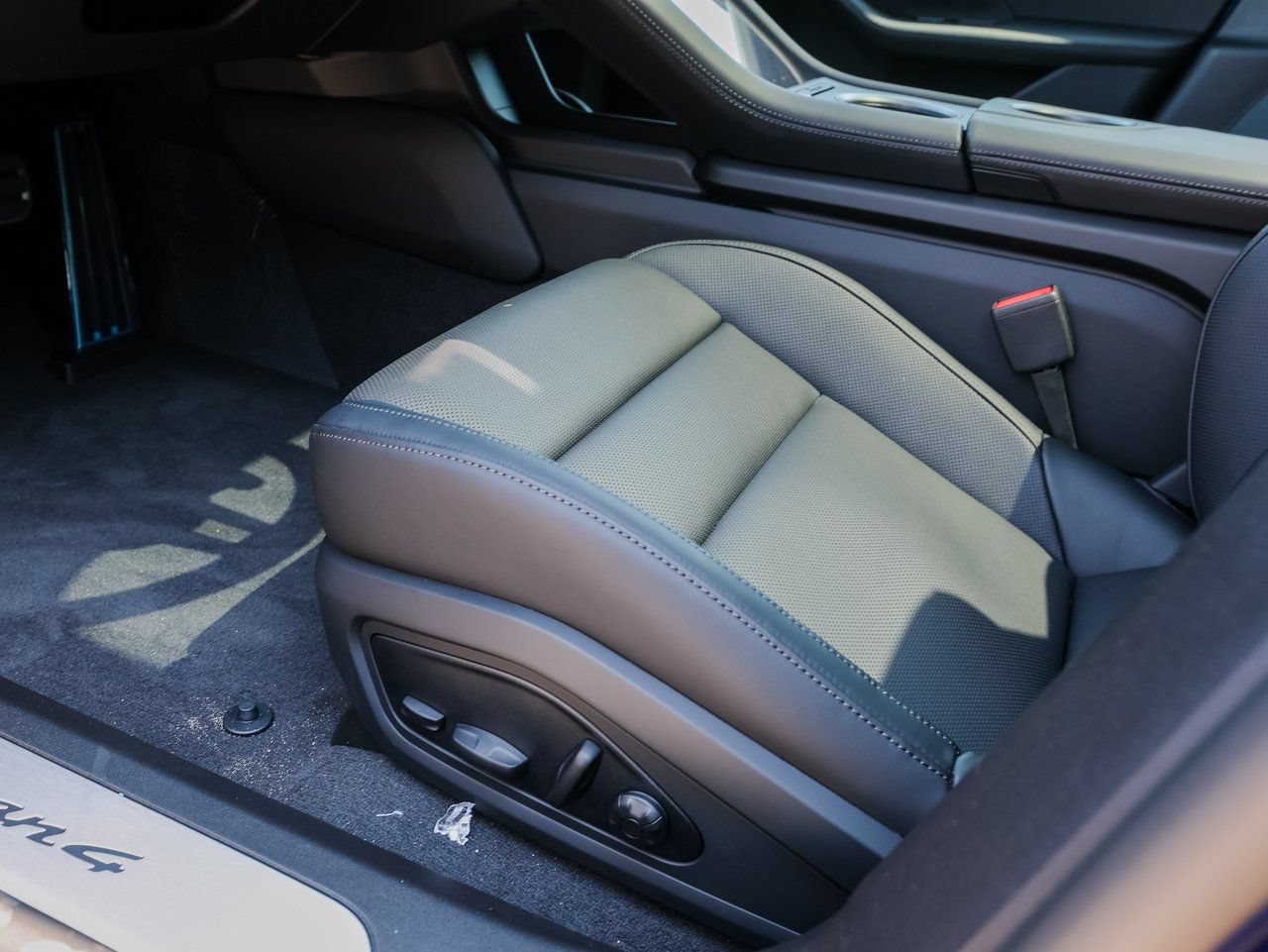 Used 2025 Porsche Taycan AWD/4WD image 14