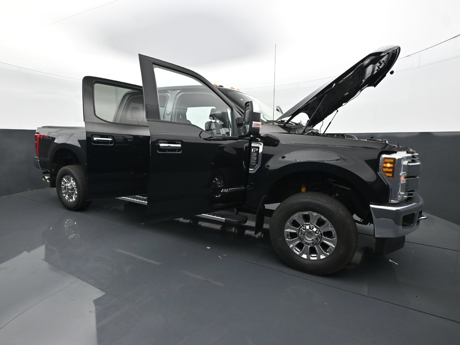 Used 2018 Ford F350 Lariat w/ Lariat Ultimate Package AWD/4WD image 36
