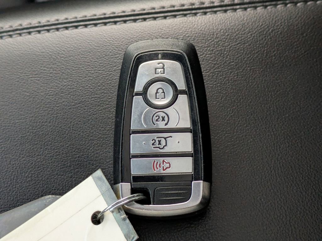 Used 2022 Ford Explorer Limited w/ Limited Technology Package image 32