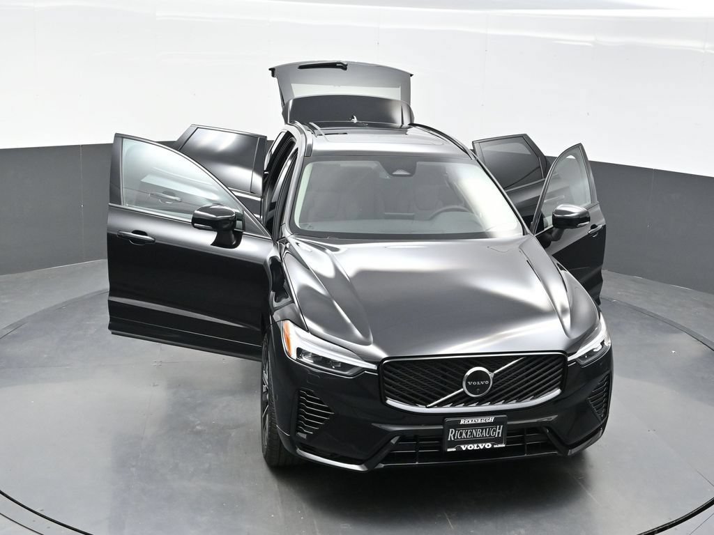 New 2026 Volvo XC60 T8 Plus w/ Climate Package PRO AWD/4WD image 36