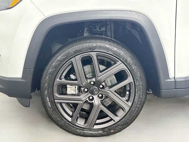 New 2026 Jeep Compass Latitude image 30