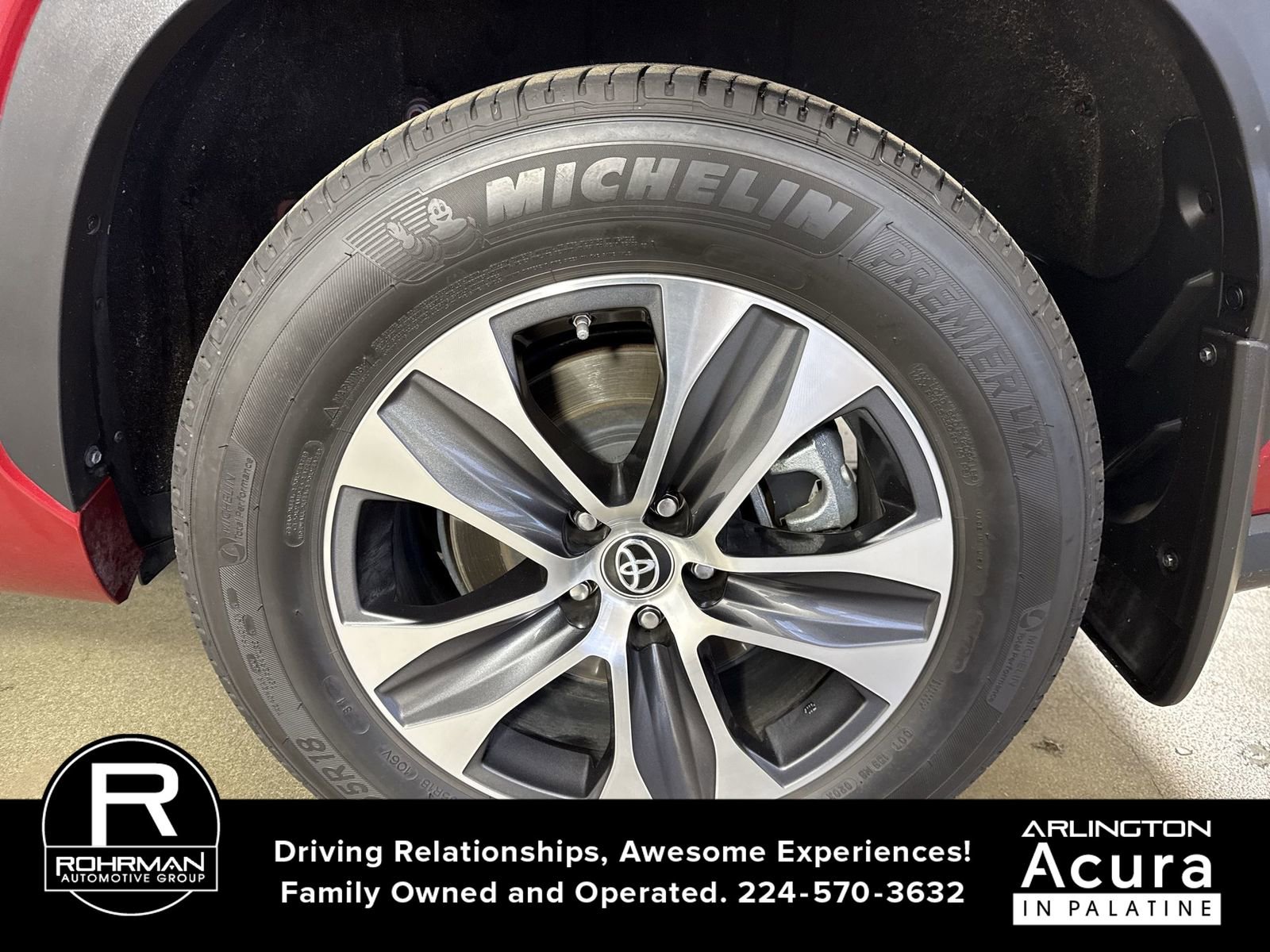 Used 2024 Toyota Highlander XLE AWD/4WD image 6