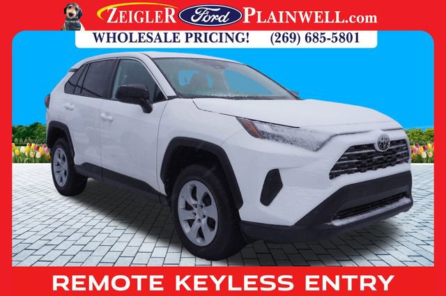 Used 2025 Toyota RAV4 LE image 3