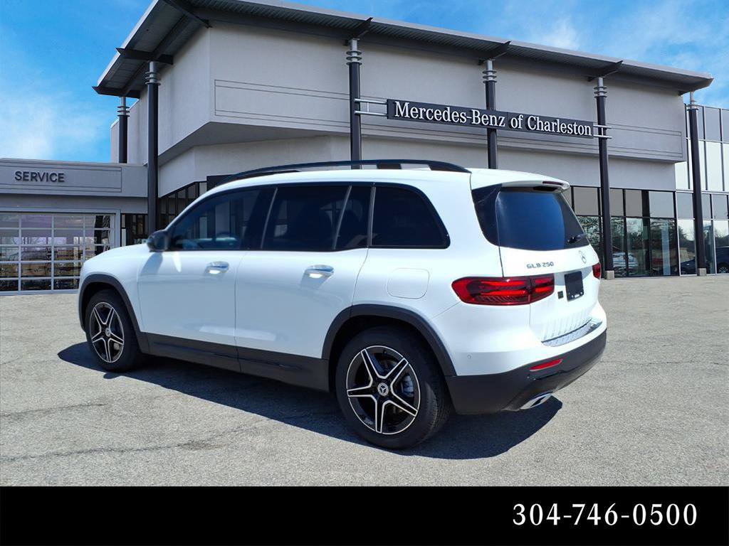 Used 2026 Mercedes-Benz GLB 250 4MATIC image 5