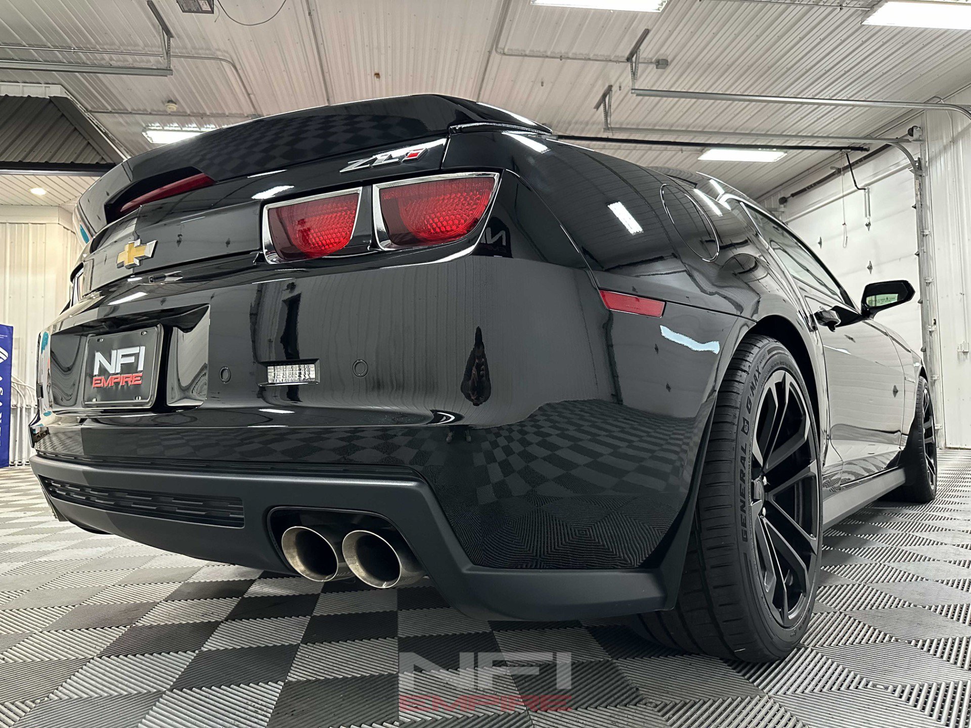 Used 2012 Chevrolet Camaro ZL1 RWD image 19