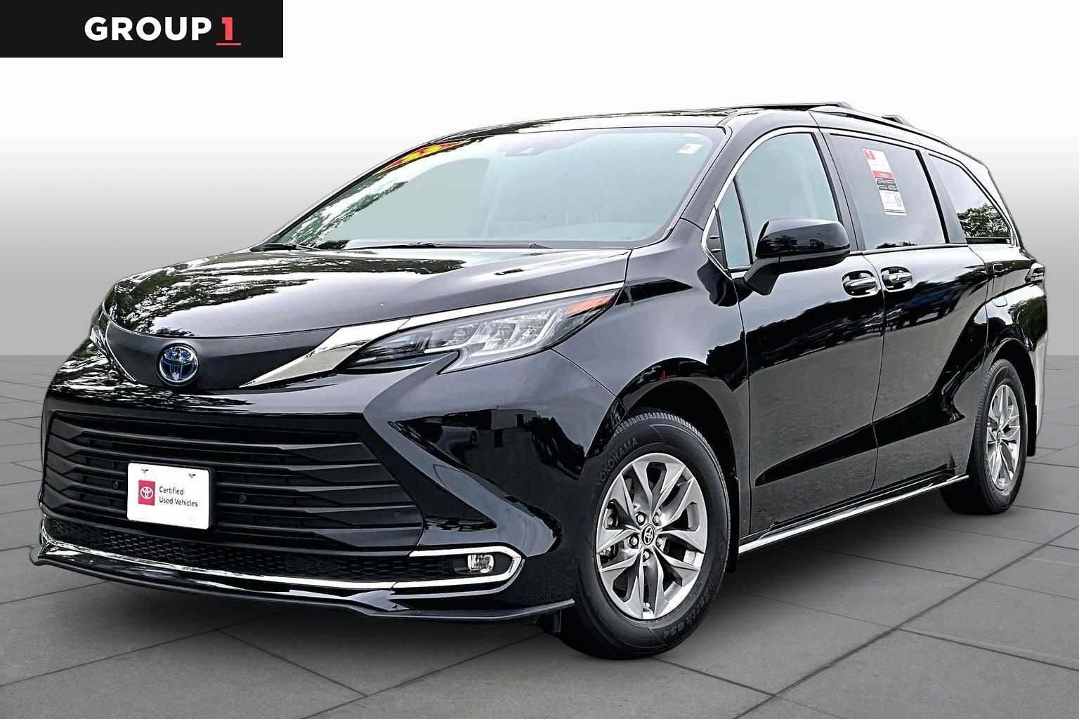 Certified 2023 Toyota Sienna XLE w/ XLE Plus Package AWD/4WD image 1