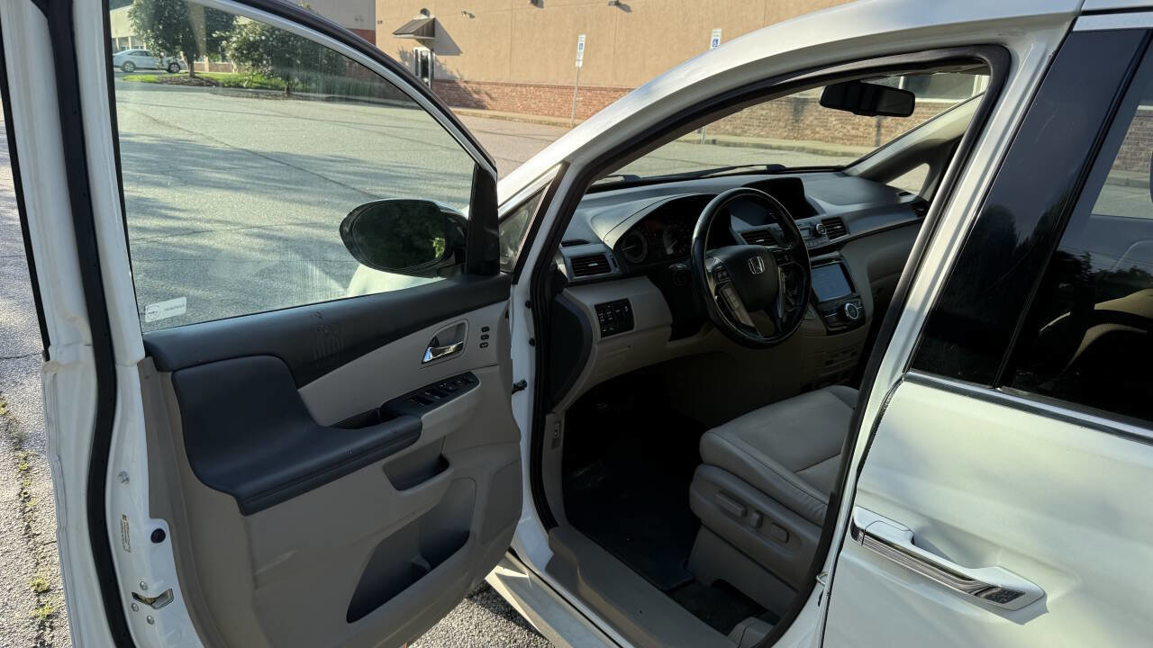 Used 2014 Honda Odyssey Touring Elite image 10