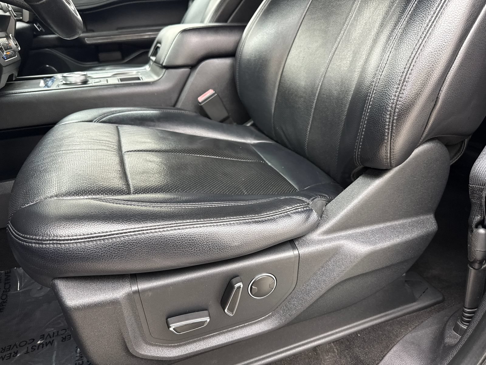 Used 2019 Ford Expedition XLT w/ Equipment Group 202A RWD image 35
