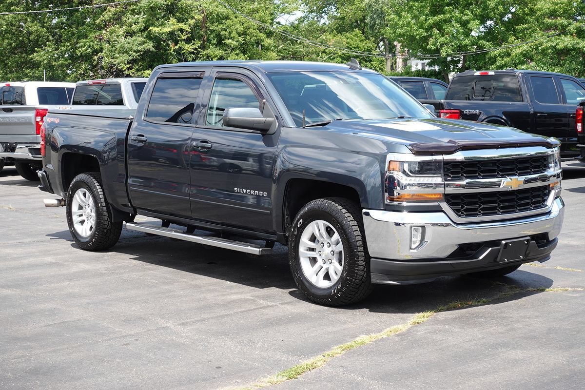 Used 2017 Chevrolet Silverado 1500 LT w/ All Star Edition AWD/4WD image 4