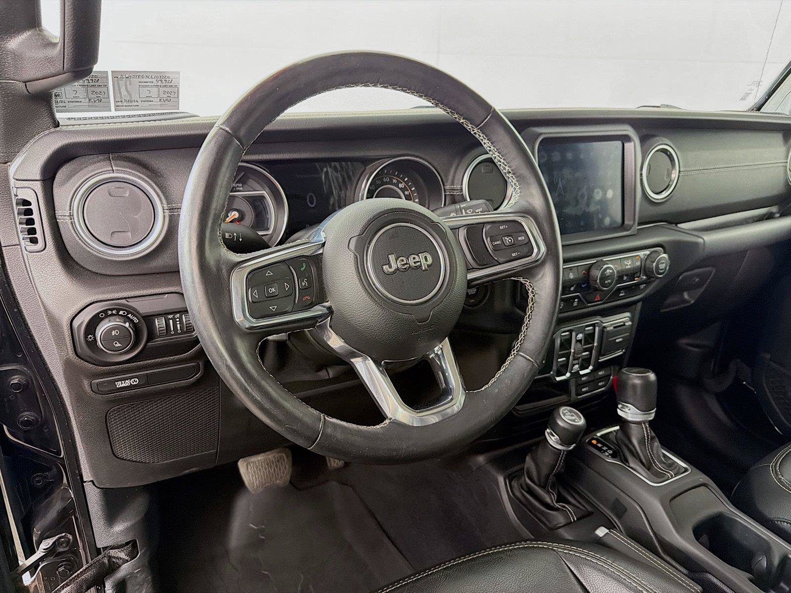 Used 2020 Jeep Gladiator Overland AWD/4WD image 16