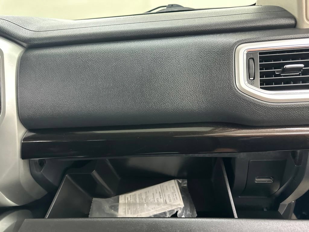 Used 2017 Nissan Titan SV RWD image 25