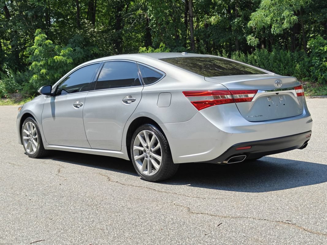 Used 2015 Toyota Avalon XLE Touring FWD image 7
