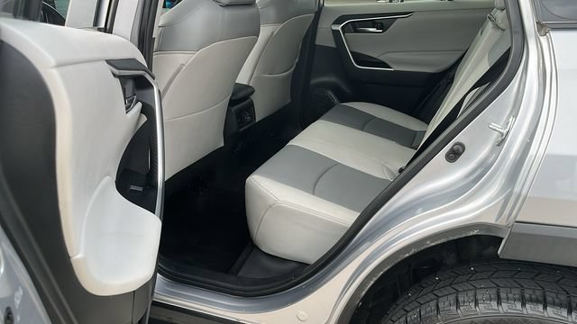 Used 2021 Toyota RAV4 XLE Premium AWD/4WD image 21