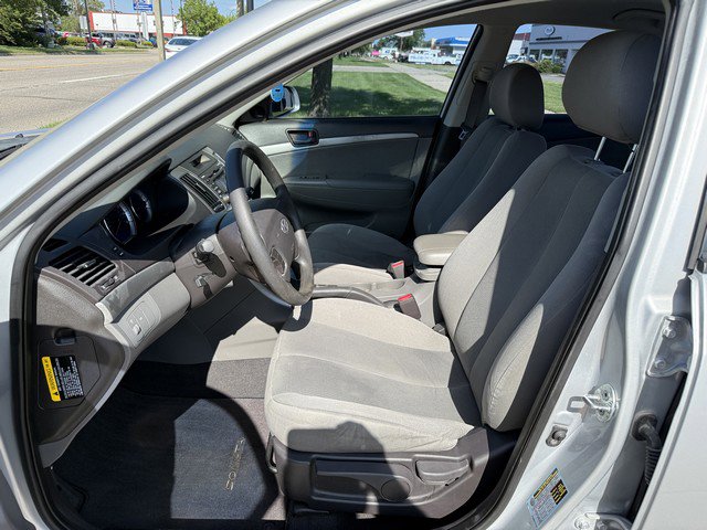 Used 2010 Hyundai Sonata GLS image 9
