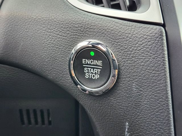 Certified 2022 Ford Edge ST-Line w/ Class II Trailer Tow Package image 25