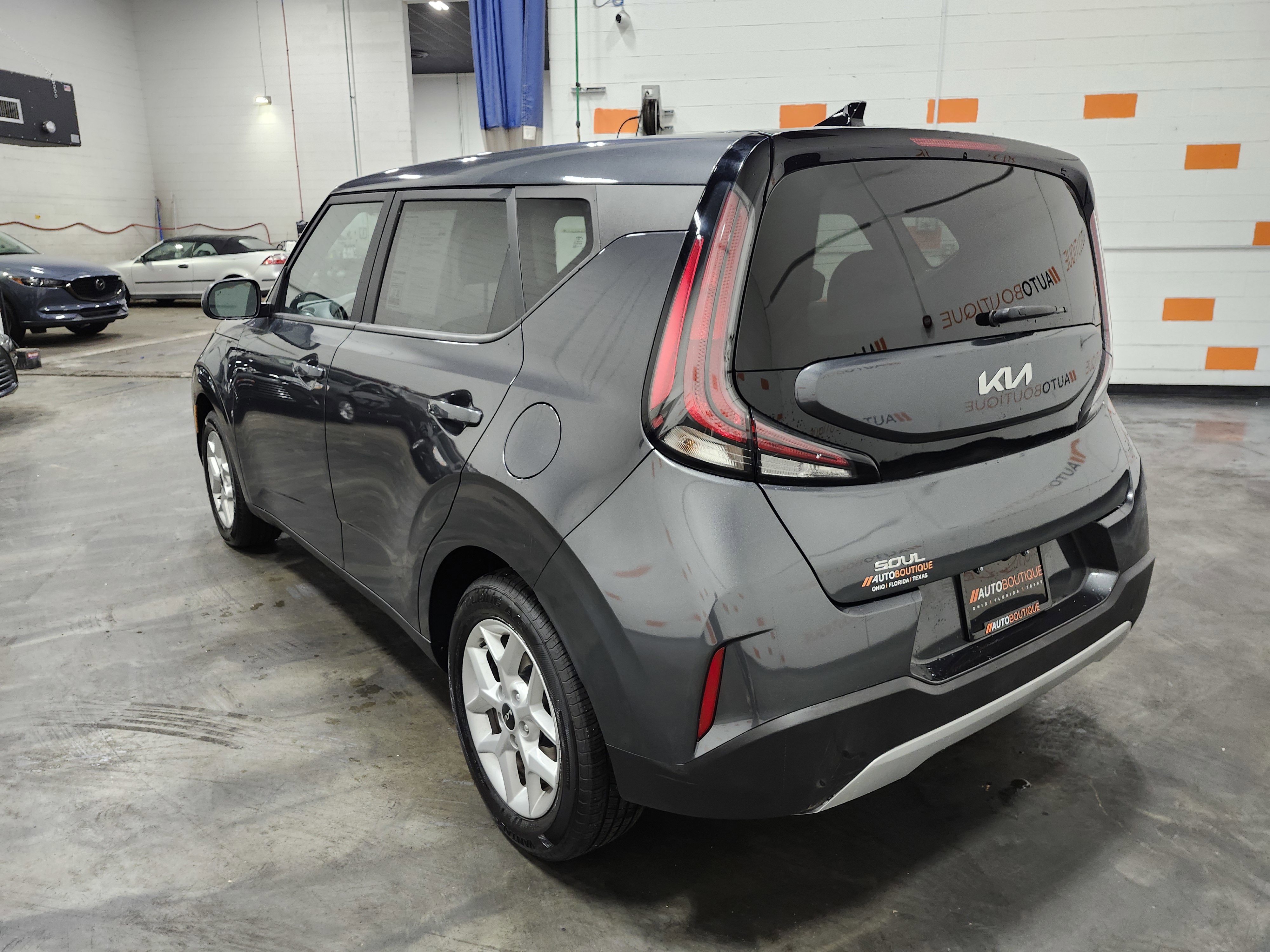 Used 2023 Kia Soul LX w/ Option Group 015 FWD image 14