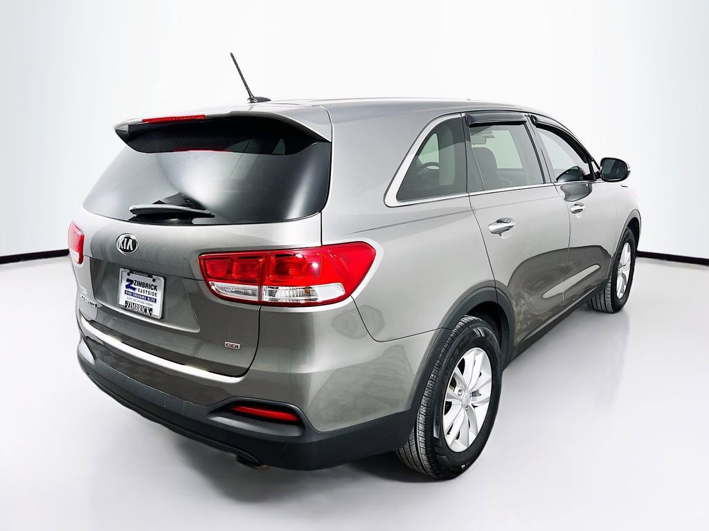 Used 2017 Kia Sorento L image 7
