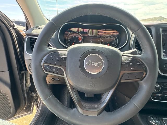 Used 2022 Jeep Cherokee Trailhawk w/ Comfort/Convenience Group AWD/4WD image 11