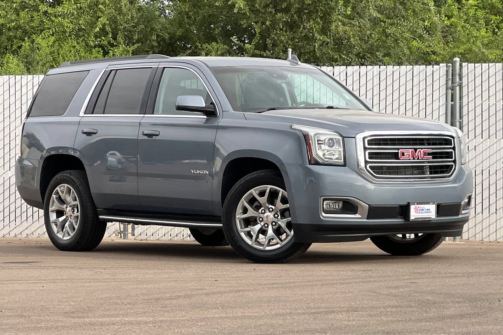 Used 2015 GMC Yukon SLE w/ Convenience Package AWD/4WD image 2