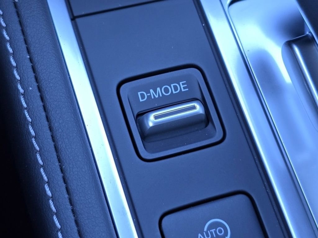 Certified 2025 INFINITI QX60 Luxe w/ Black Edition image 9