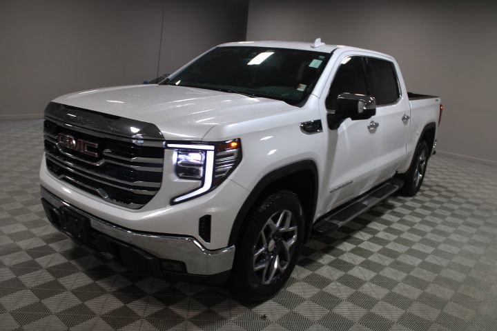 Used 2022 GMC Sierra 1500 SLT w/ SLT Convenience Package image 3