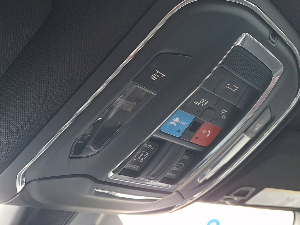 Used 2023 Jeep Grand Cherokee Altitude image 32