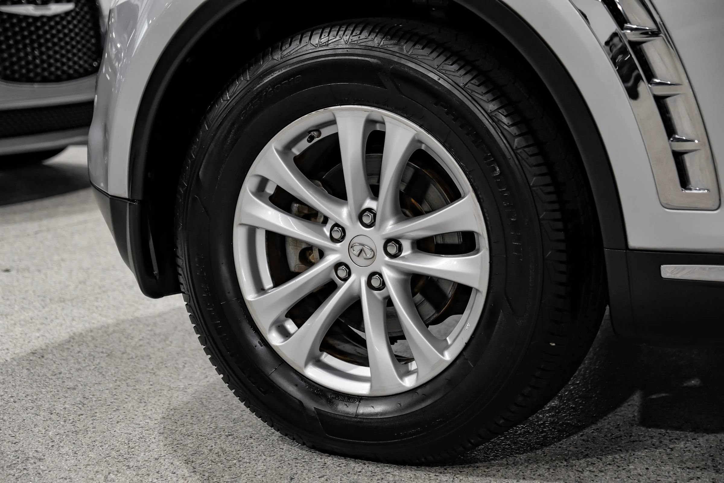 Used 2017 INFINITI QX70 AWD w/ Premium Package image 72