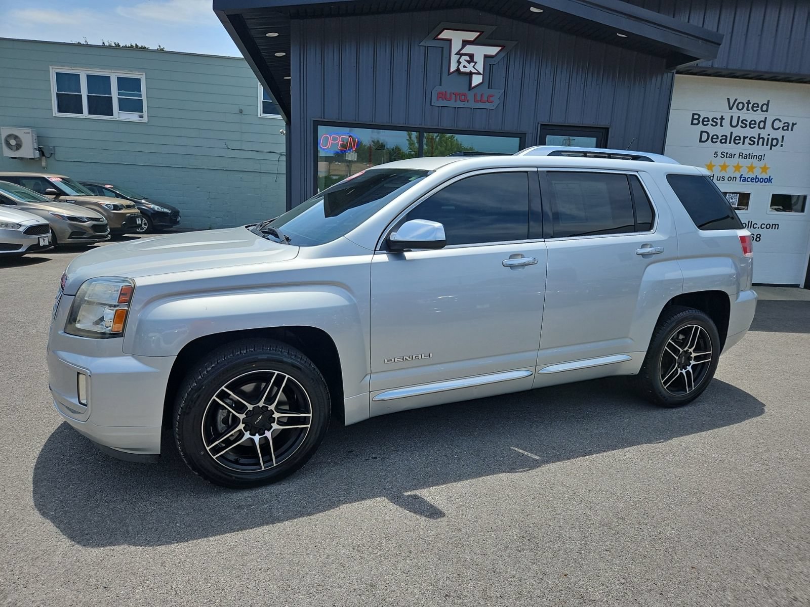 Used 2016 GMC Terrain Denali FWD image 2
