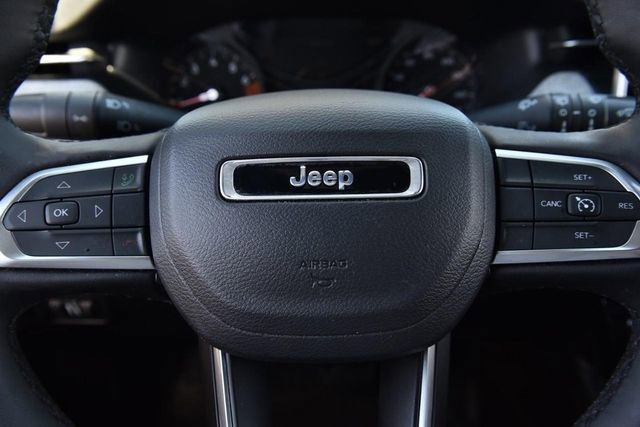 Used 2025 Jeep Compass Latitude w/ Sun & Sound Group AWD/4WD image 20