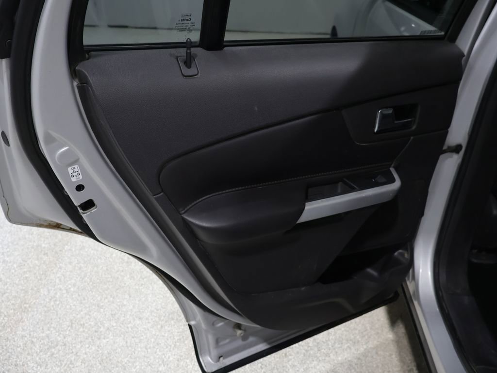 Used 2013 Ford Edge SEL image 18