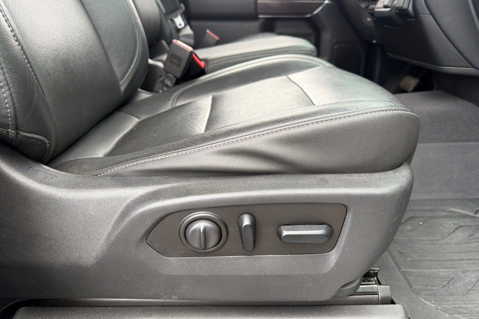 Used 2019 GMC Sierra 1500 SLT AWD/4WD image 22