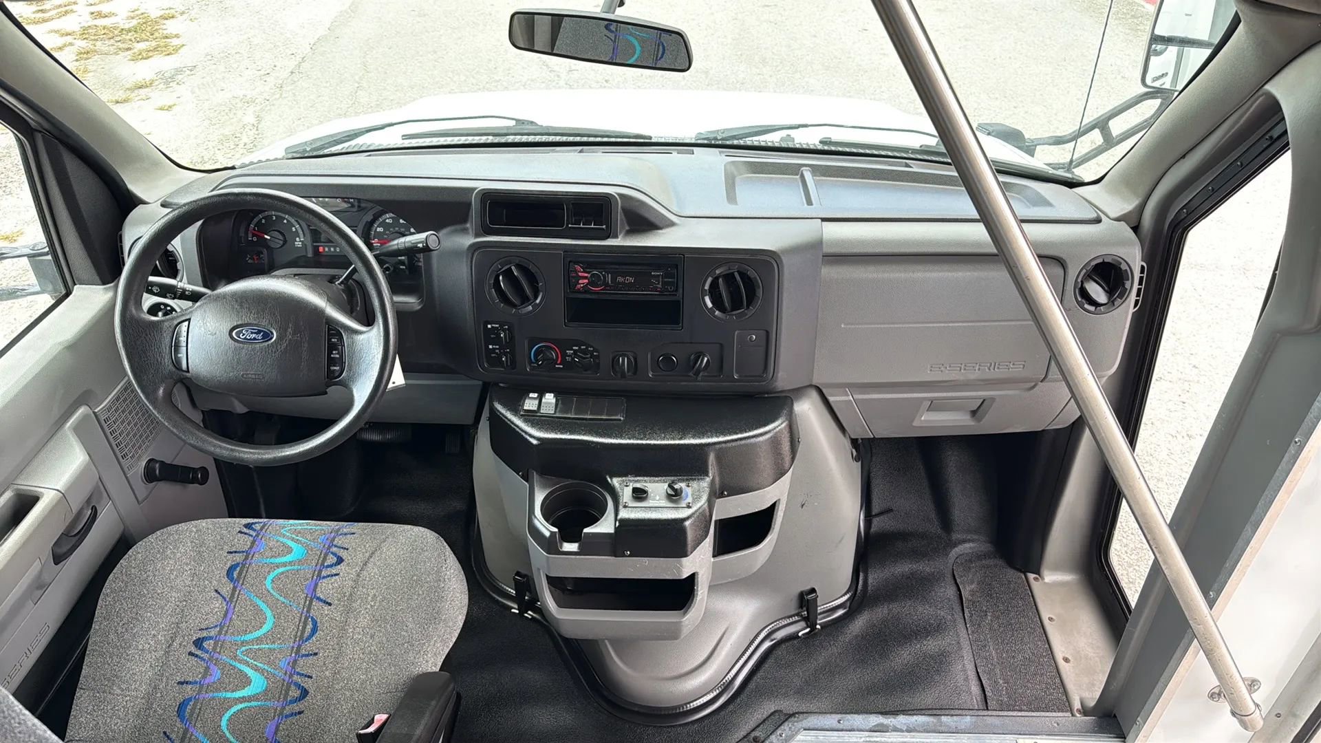 Used 2015 Ford E-350 and Econoline 350 Super Duty RWD image 13