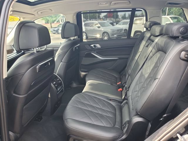 Used 2024 BMW X7 xDrive40i AWD/4WD image 29