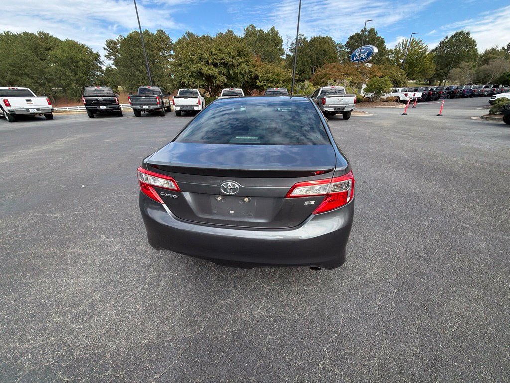 Used 2014 Toyota Camry SE FWD image 18