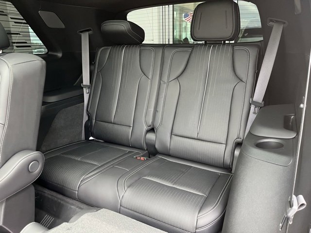 Certified 2026 Cadillac Vistiq Sport w/ LPO, Floor Liner Package image 27