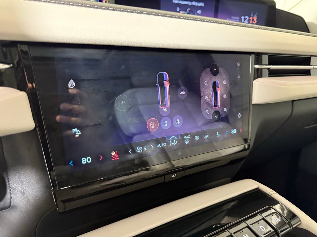 Certified 2025 Lincoln Navigator Reserve image 35