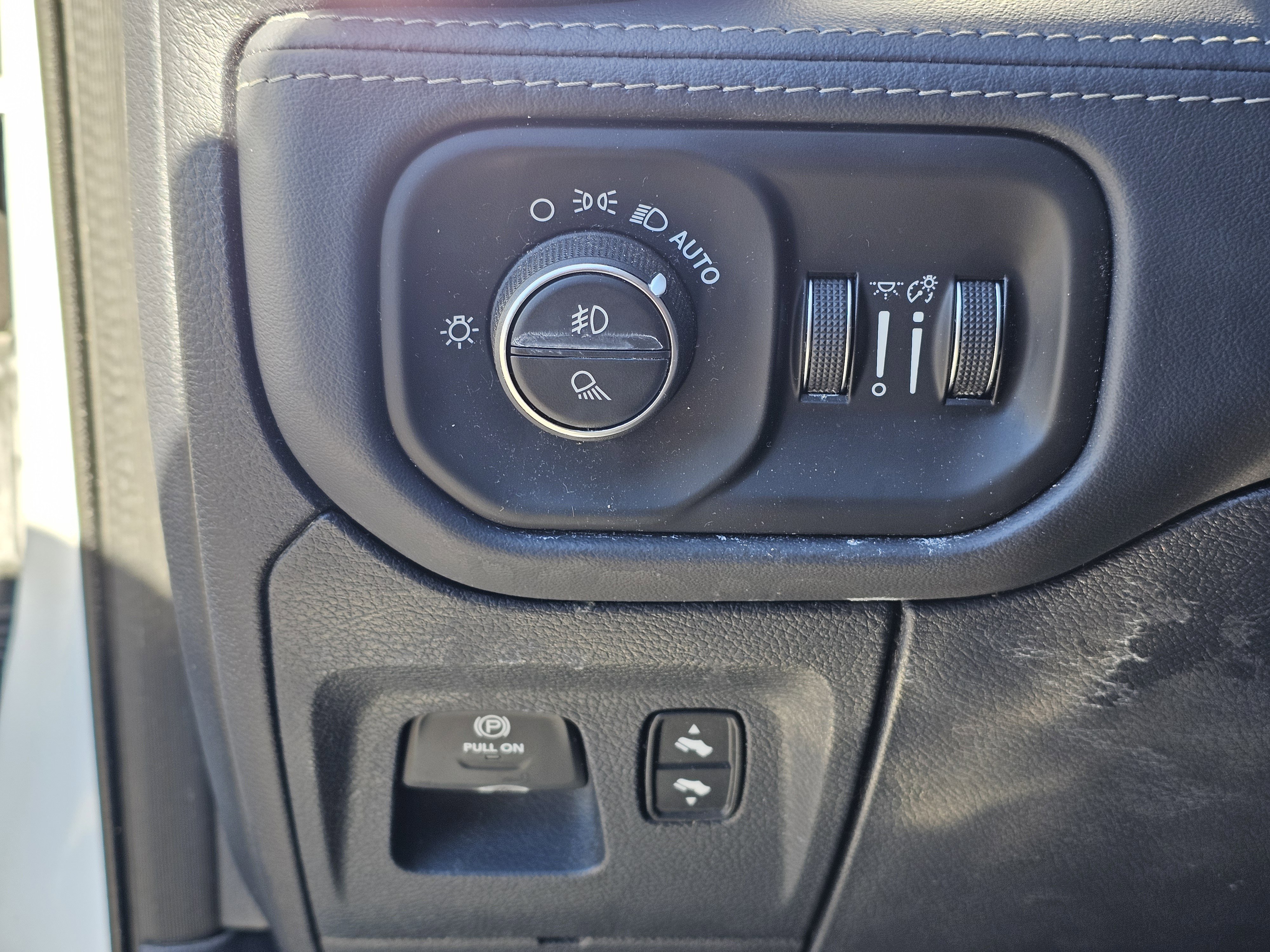 Used 2022 RAM 1500 Limited image 17