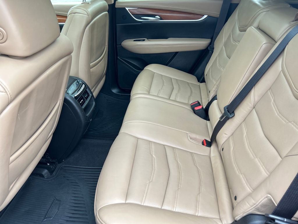 Used 2018 Cadillac XT5 Platinum w/ Driver Assist Package AWD/4WD image 12